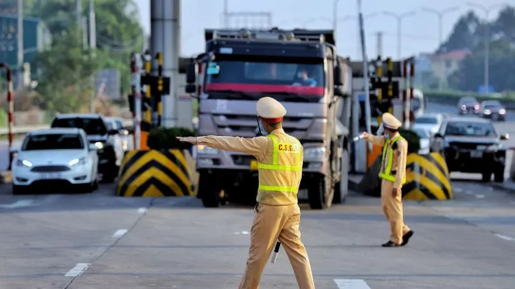  Các lỗi vi phạm giao thông phổ biến đối với ô tô và mức xử phạt năm 2026