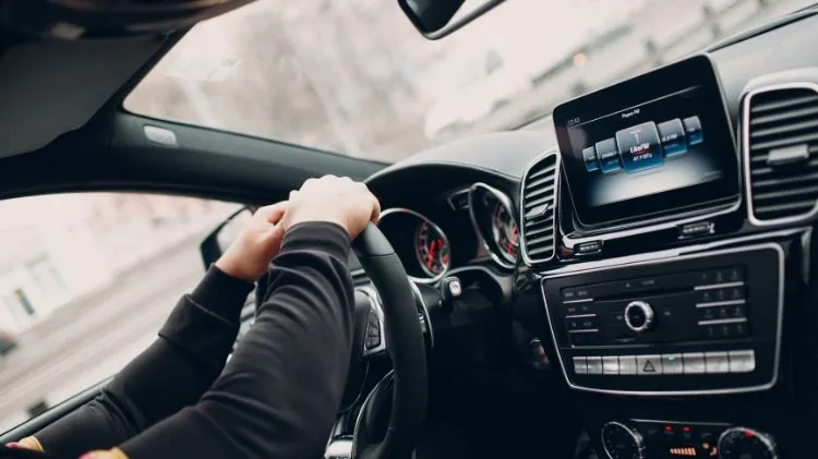 /cam-nang/cam-nang-sua-chua/mercedes-keu-loc-coc-khi-danh-lai-nguyen-nhan-va-cach-khac-phuc-triet-de-1548